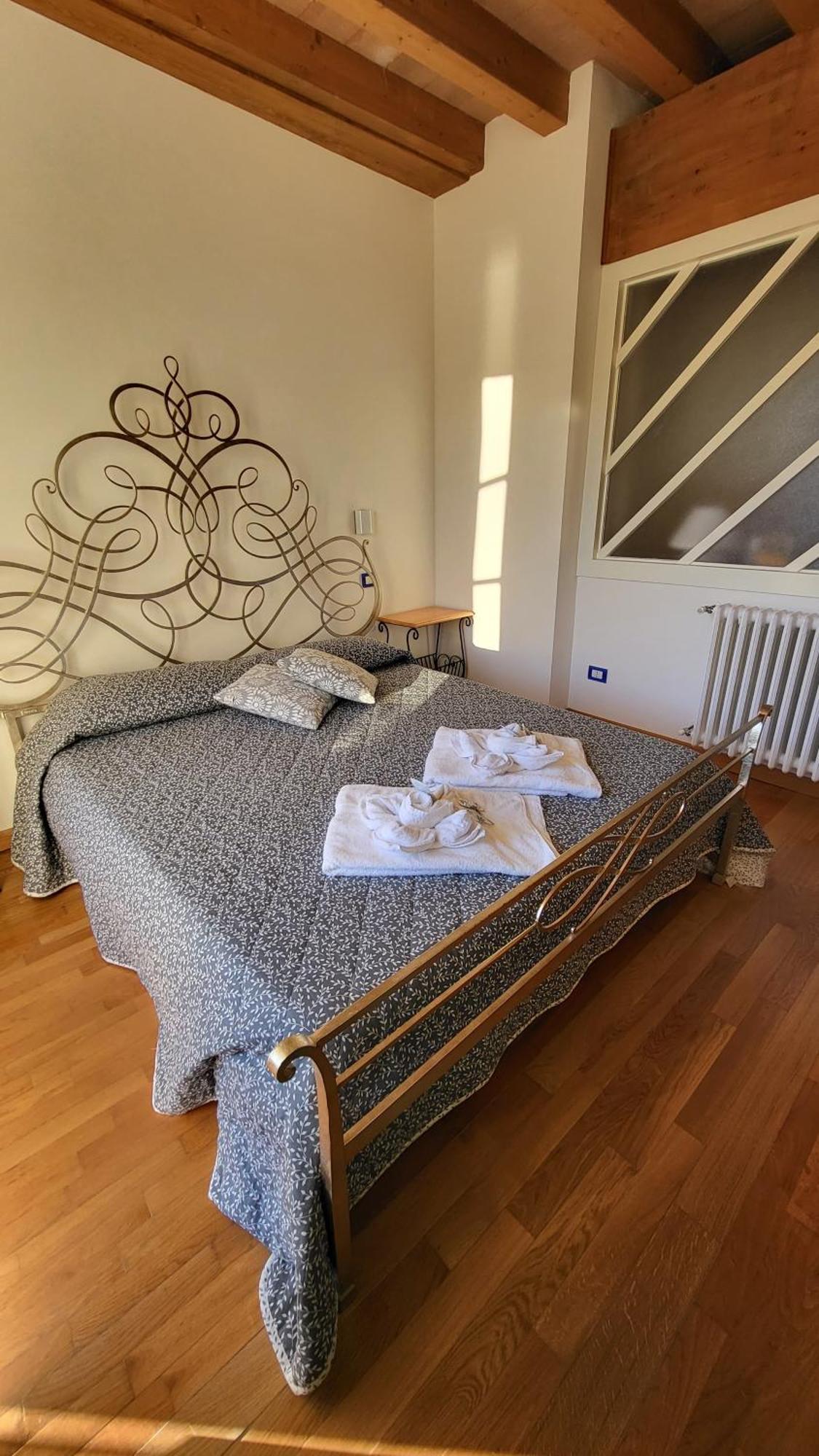 Balconi San Giorgio Bed and Breakfast Varenna Værelse billede