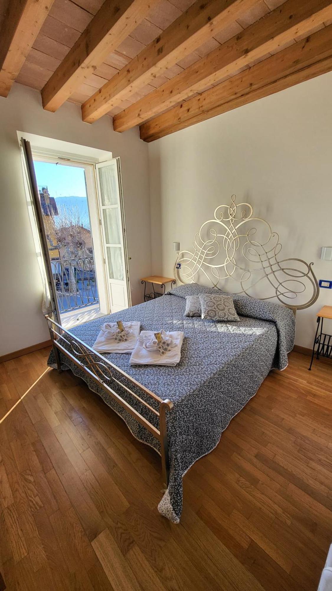 Balconi San Giorgio Bed and Breakfast Varenna Eksteriør billede